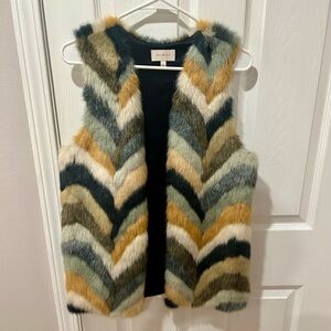 NWOT Skies are Blue Faux Fur Vest Size Small